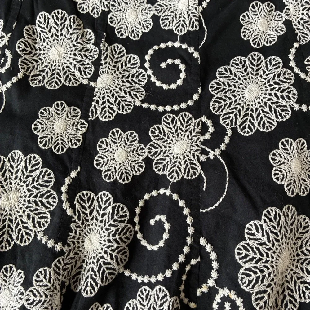 Chicos Floral Embroidered A-Line Flared Midi Skirt Size 1 Medium Cotton Lined